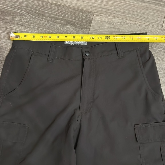 Lee Cargo Shorts Men’s Size 33 Lightweight Flat Front Polyester 10.5” Inseam - Picture 7 of 12